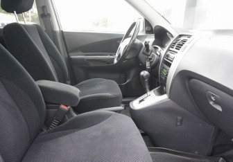 Подержанный автомобиль Hyundai Tucson 2006 года (10 фото)