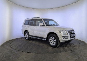 Подержанный автомобиль Mitsubishi Pajero 2018 года (3 фото)