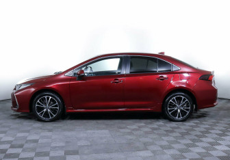 Подержанный автомобиль Toyota Corolla Sedan 2019 года (3 фото)