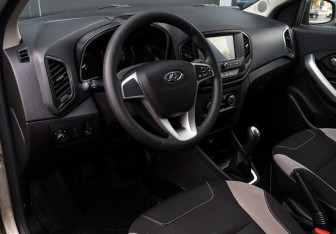 Подержанный автомобиль LADA (ВАЗ) XRAY 2022 года (11 фото)