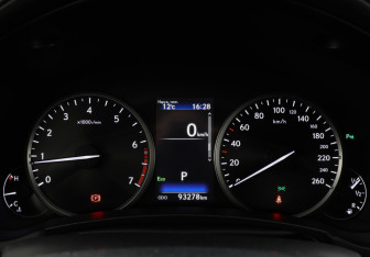 Подержанный автомобиль Lexus NX 2020 года (11 фото)