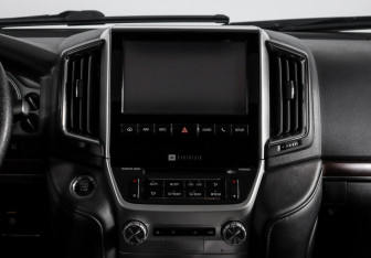 Подержанный автомобиль Toyota Land Cruiser Suv 2015 года (13 фото)