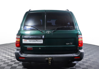 Подержанный автомобиль Toyota Land Cruiser Suv 2001 года (6 фото)