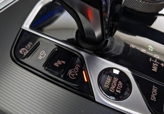 Подержанный автомобиль BMW X5 2021 года (26 фото)