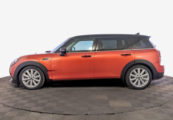Подержанный автомобиль MINI Clubman Wagon 2020 года (8 фото)