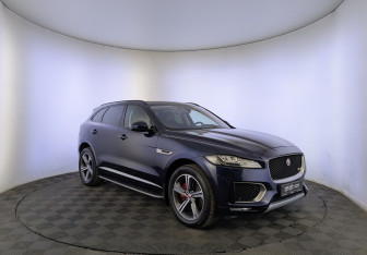 Подержанный автомобиль Jaguar F-Pace 2017 года (3 фото)