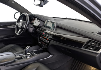 Подержанный автомобиль BMW X6 2019 года (13 фото)