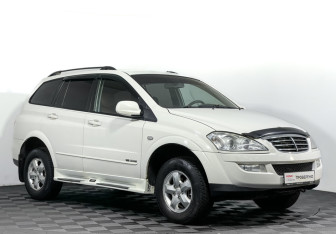Подержанный автомобиль SsangYong Kyron 2010 года (3 фото)