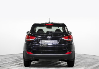 Подержанный автомобиль Hyundai ix35 2013 года (6 фото)