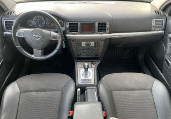 Подержанный автомобиль Opel Vectra Sedan 2007 года (10 фото)