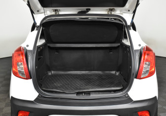 Подержанный автомобиль Opel Mokka 2013 года (9 фото)