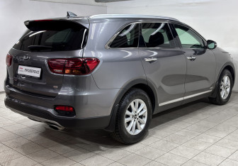 Подержанный автомобиль Kia Sorento 2018 года (5 фото)
