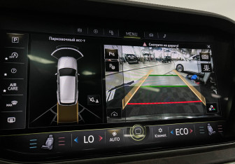 Подержанный автомобиль Volkswagen Touareg 2019 года (21 фото)