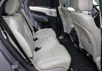 Подержанный автомобиль Land Rover Discovery 2022 года (12 фото)