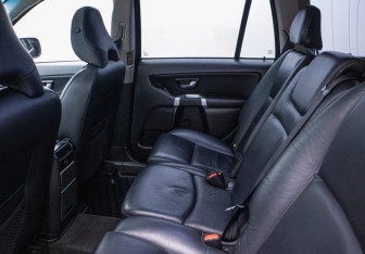 Подержанный автомобиль Volvo XC90 2006 года (11 фото)