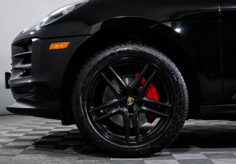 Подержанный автомобиль Porsche Macan 2021 года (15 фото)