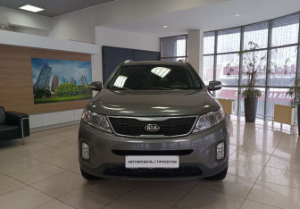 Подержанный автомобиль Kia Sorento 2017 года (2 фото)