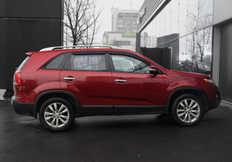 Подержанный автомобиль Kia Sorento 2010 года (4 фото)