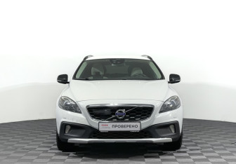 Подержанный автомобиль Volvo V40 Cross Country 2013 года (2 фото)