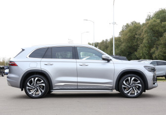 Подержанный автомобиль Geely Monjaro 2023 года (4 фото)