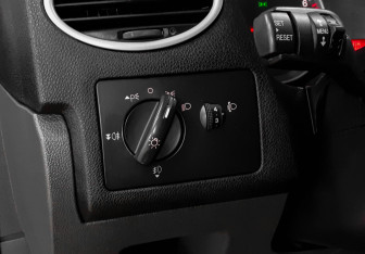 Подержанный автомобиль Ford Focus Sedan 2007 года (15 фото)
