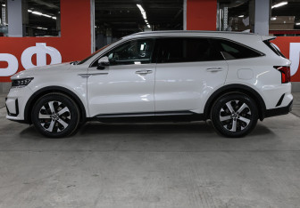 Подержанный автомобиль Kia Sorento 2021 года (8 фото)