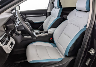 Подержанный автомобиль Geely Emgrand 2023 года (20 фото)