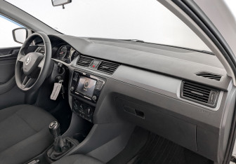 Подержанный автомобиль Skoda Rapid Liftback 2019 года (11 фото)