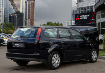 Подержанный автомобиль Ford Focus Wagon 2006 года (4 фото)