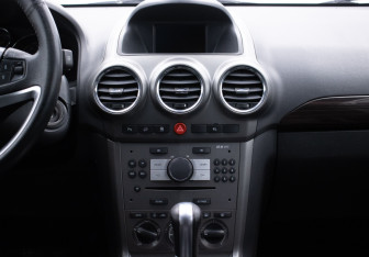 Подержанный автомобиль Opel Antara 2008 года (14 фото)