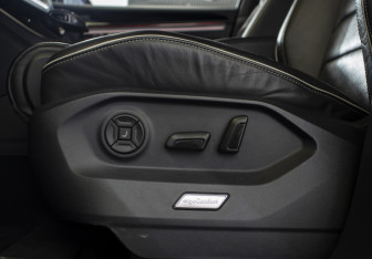 Подержанный автомобиль Volkswagen Touareg 2020 года (19 фото)