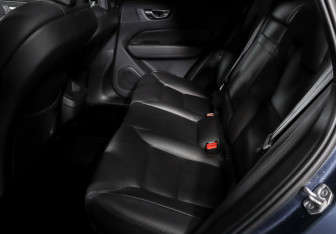 Подержанный автомобиль Volvo XC60 2019 года (10 фото)