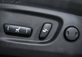 Подержанный автомобиль Toyota Land Cruiser Prado 2021 года (17 фото)