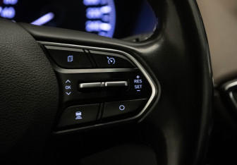 Подержанный автомобиль Hyundai Santa Fe 2019 года (17 фото)