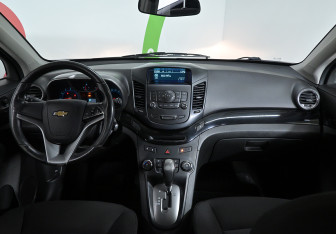 Подержанный автомобиль Chevrolet Orlando 2014 года (8 фото)
