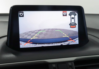 Подержанный автомобиль Mazda 3 Hatchback 2017 года (11 фото)