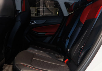 Подержанный автомобиль Changan UNI-S 2024 года (8 фото)