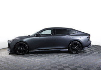 Подержанный автомобиль Changan UNI-V 2023 года (8 фото)