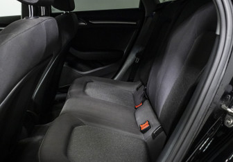 Подержанный автомобиль Audi A3 Sedan 2017 года (14 фото)