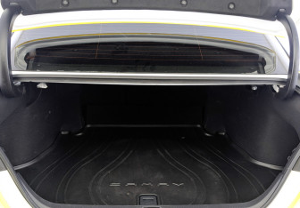 Подержанный автомобиль Toyota Camry Sedan 2022 года (10 фото)