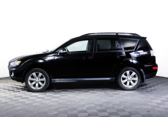 Подержанный автомобиль Mitsubishi Outlander 2011 года (8 фото)