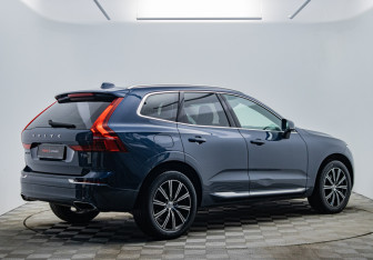 Подержанный автомобиль Volvo XC60 2021 года (5 фото)