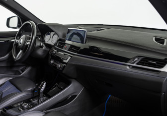 Подержанный автомобиль BMW X1 2020 года (14 фото)
