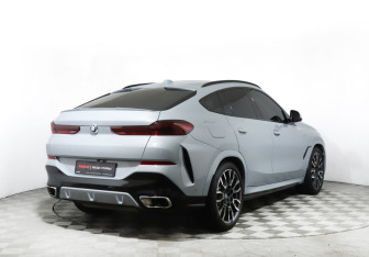 Подержанный автомобиль BMW X6 2024 года (5 фото)