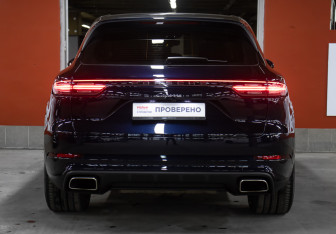Подержанный автомобиль Porsche Cayenne 2019 года (6 фото)