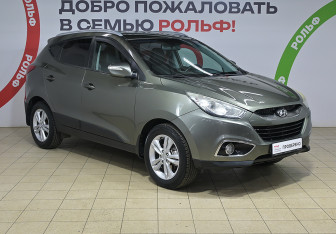 Подержанный автомобиль Hyundai ix35 2010 года (3 фото)