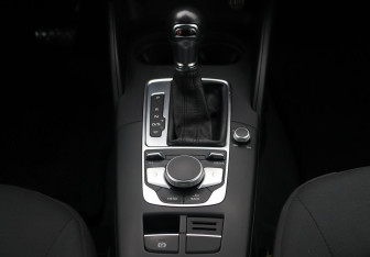 Подержанный автомобиль Audi A3 Sedan 2018 года (19 фото)