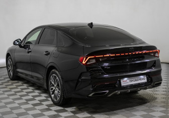 Подержанный автомобиль Kia K5 2020 года (7 фото)