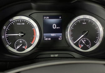 Подержанный автомобиль Skoda Karoq 2020 года (12 фото)