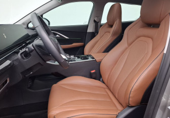 Подержанный автомобиль Omoda C5 2023 года (10 фото)